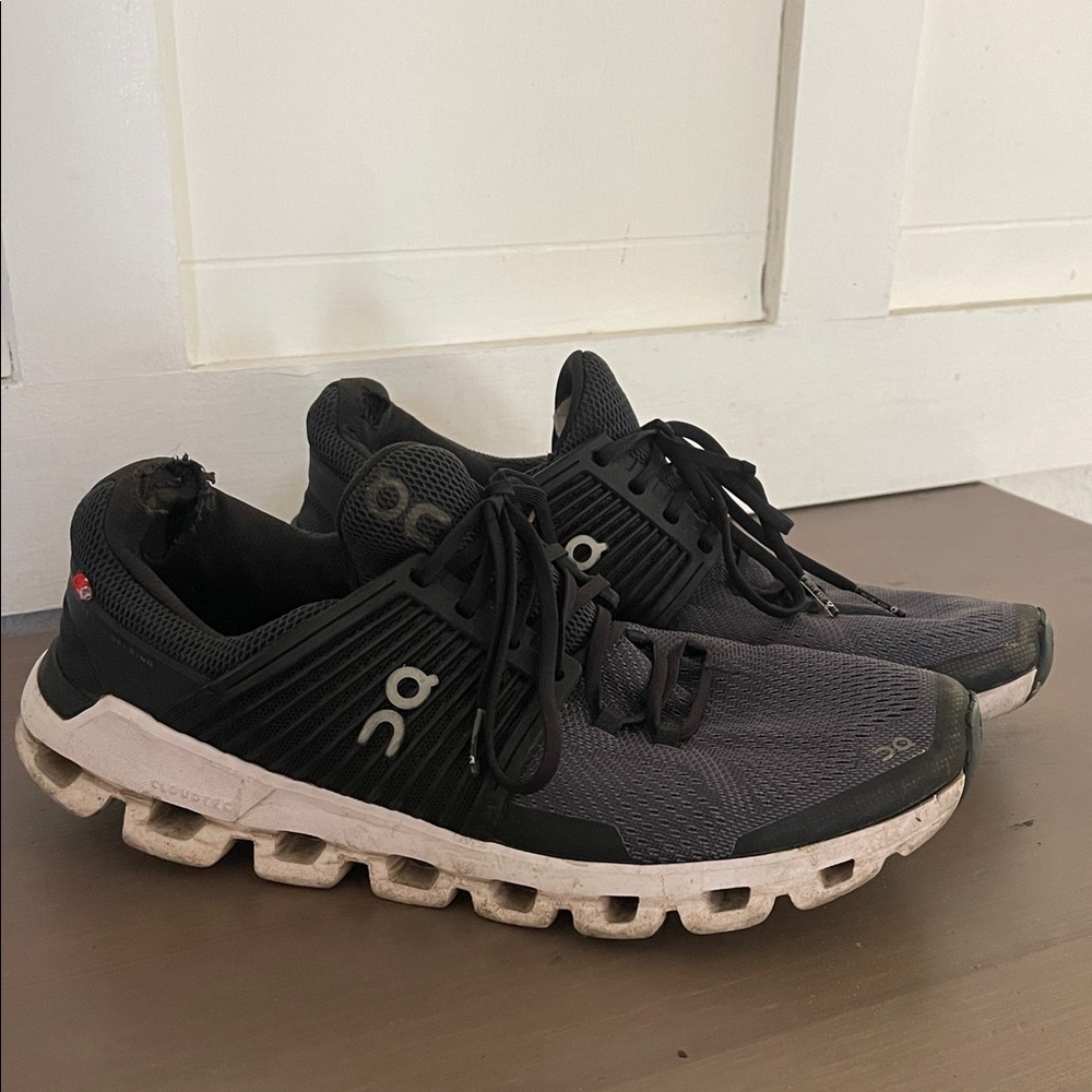 On Running women’s size 9.5/10 Gray and Black Athletic Shoes